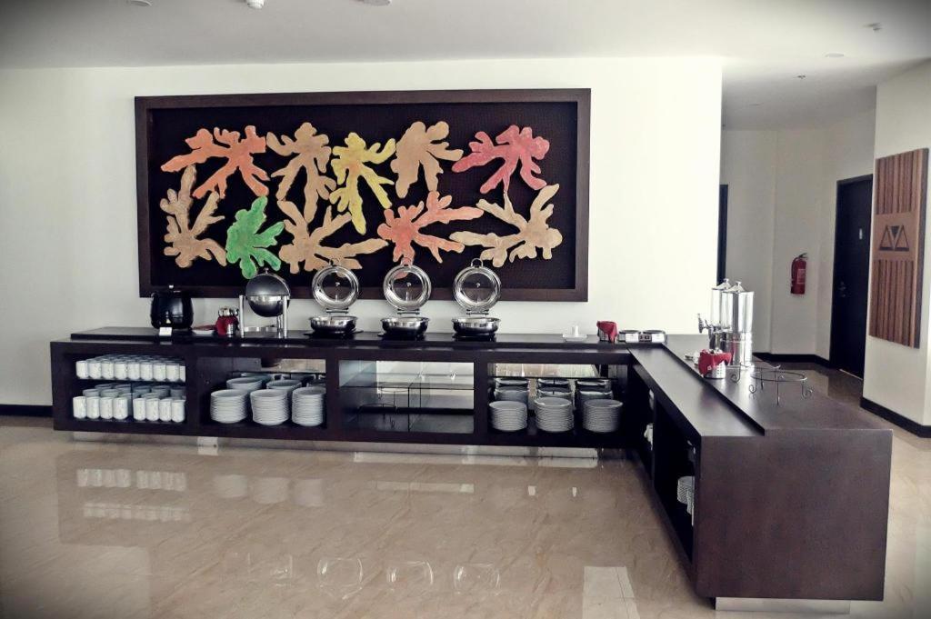 Grand Orchid Hotel Yogyakarta Maguwo Exterior photo