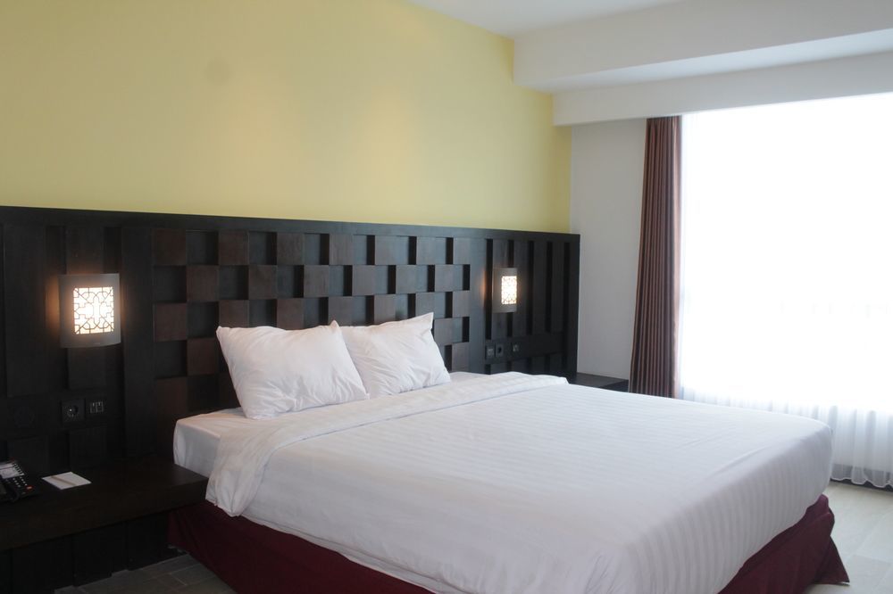 Grand Orchid Hotel Yogyakarta Maguwo Exterior photo